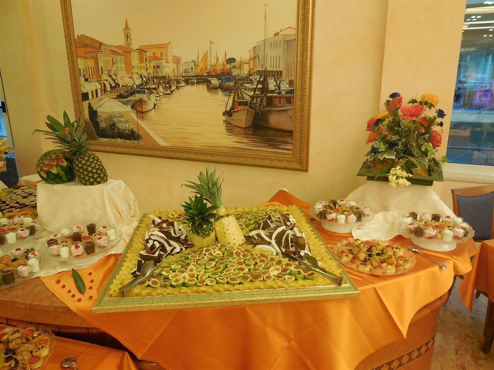 Hotel Smeraldo Cesenatico Exterior photo