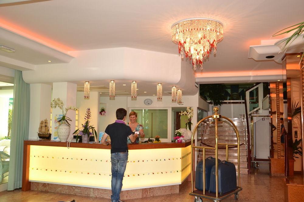 Hotel Smeraldo Cesenatico Exterior photo