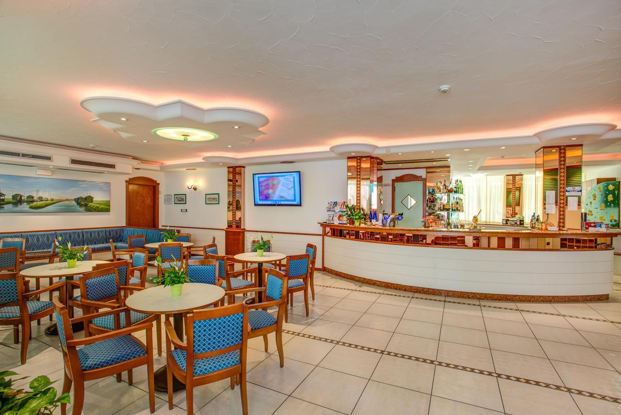 Hotel Smeraldo Cesenatico Exterior photo