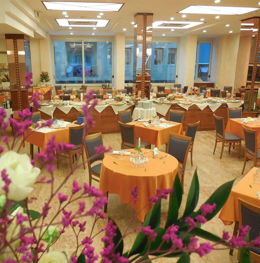 Hotel Smeraldo Cesenatico Exterior photo